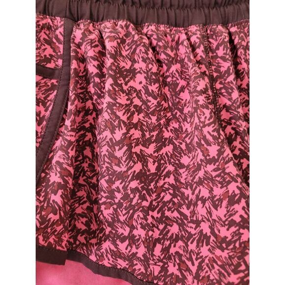 Lululemon Tracker Short III *4-way Stretch Mountain Peaks Bon Bon Bordeaux Drama - Picture 3 of 6